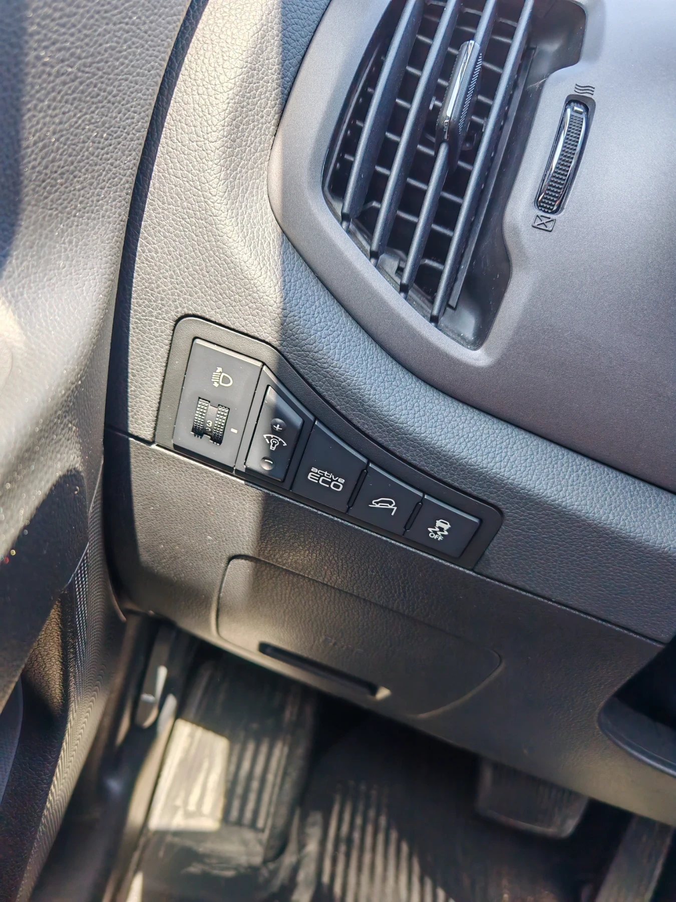 Kia Sportage 2.0 CRDI, снимка 8 - Автомобили и джипове - 54172991