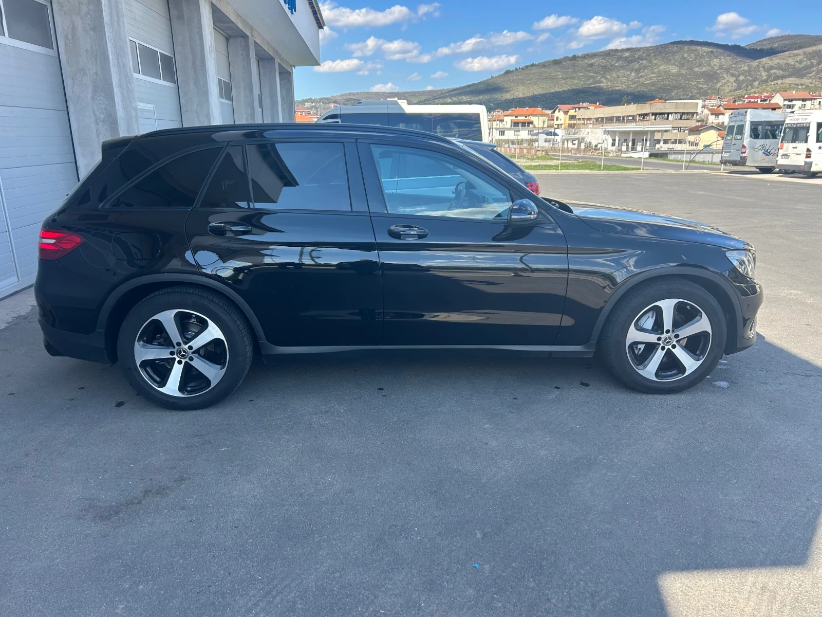 Mercedes-Benz GLC 220, снимка 10 - Автомобили и джипове - 54722765