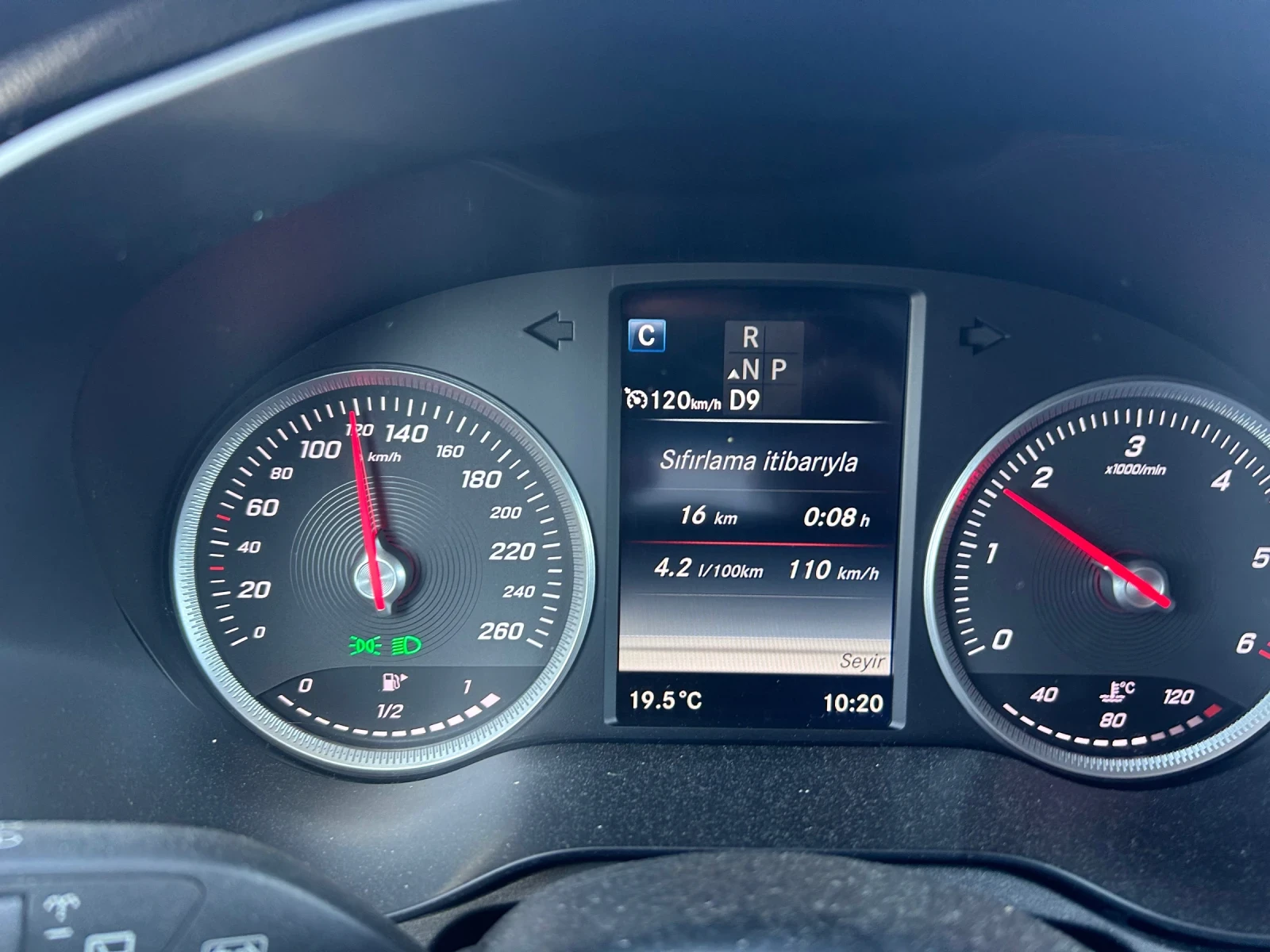 Mercedes-Benz GLC 220, снимка 2 - Автомобили и джипове - 54722765