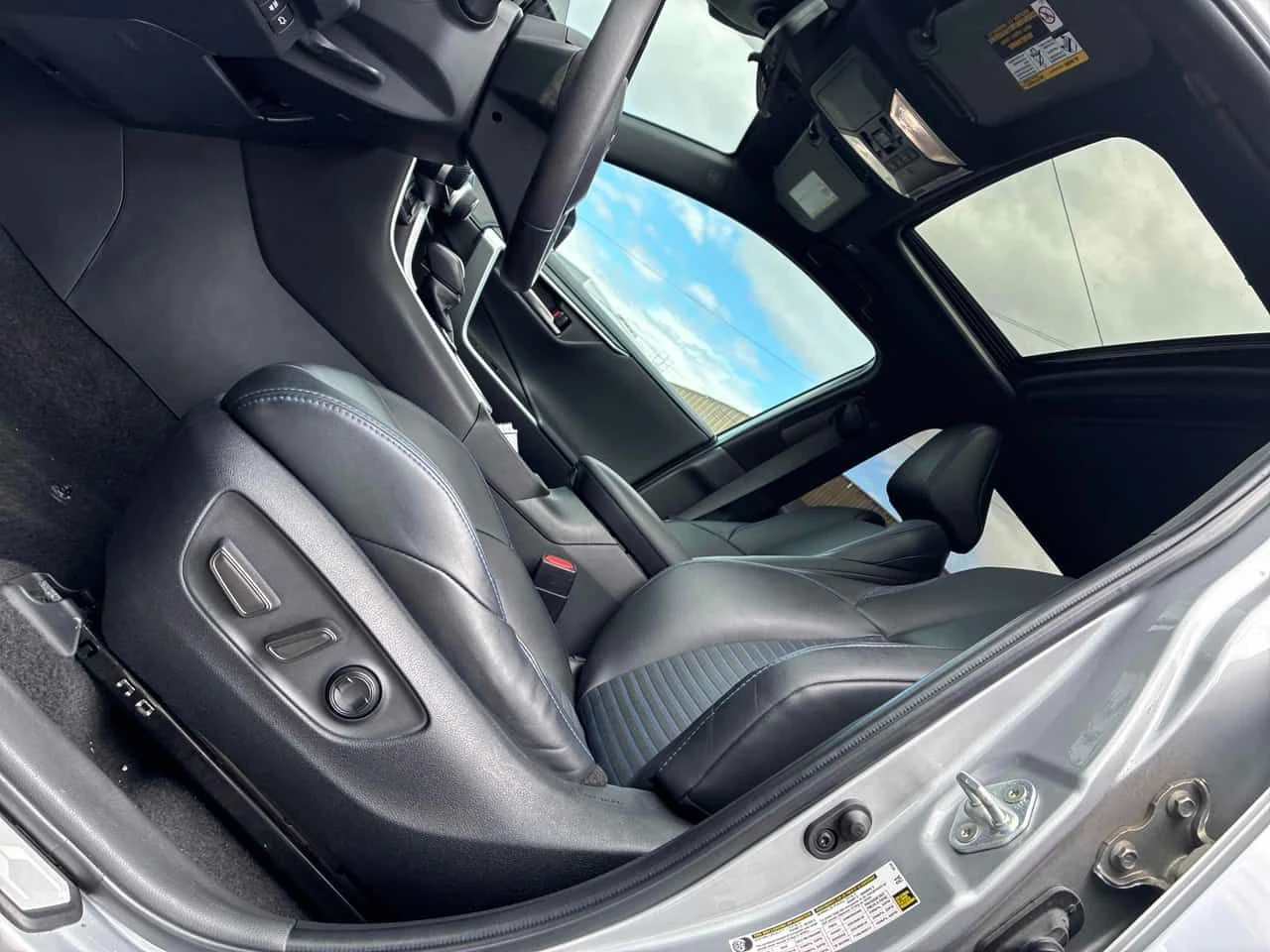 Toyota Rav4 * Hybrid XSE * CARFAX * ПАНО * KEYLESS * ПОДГРЕВИ, снимка 5 - Автомобили и джипове - 54789263