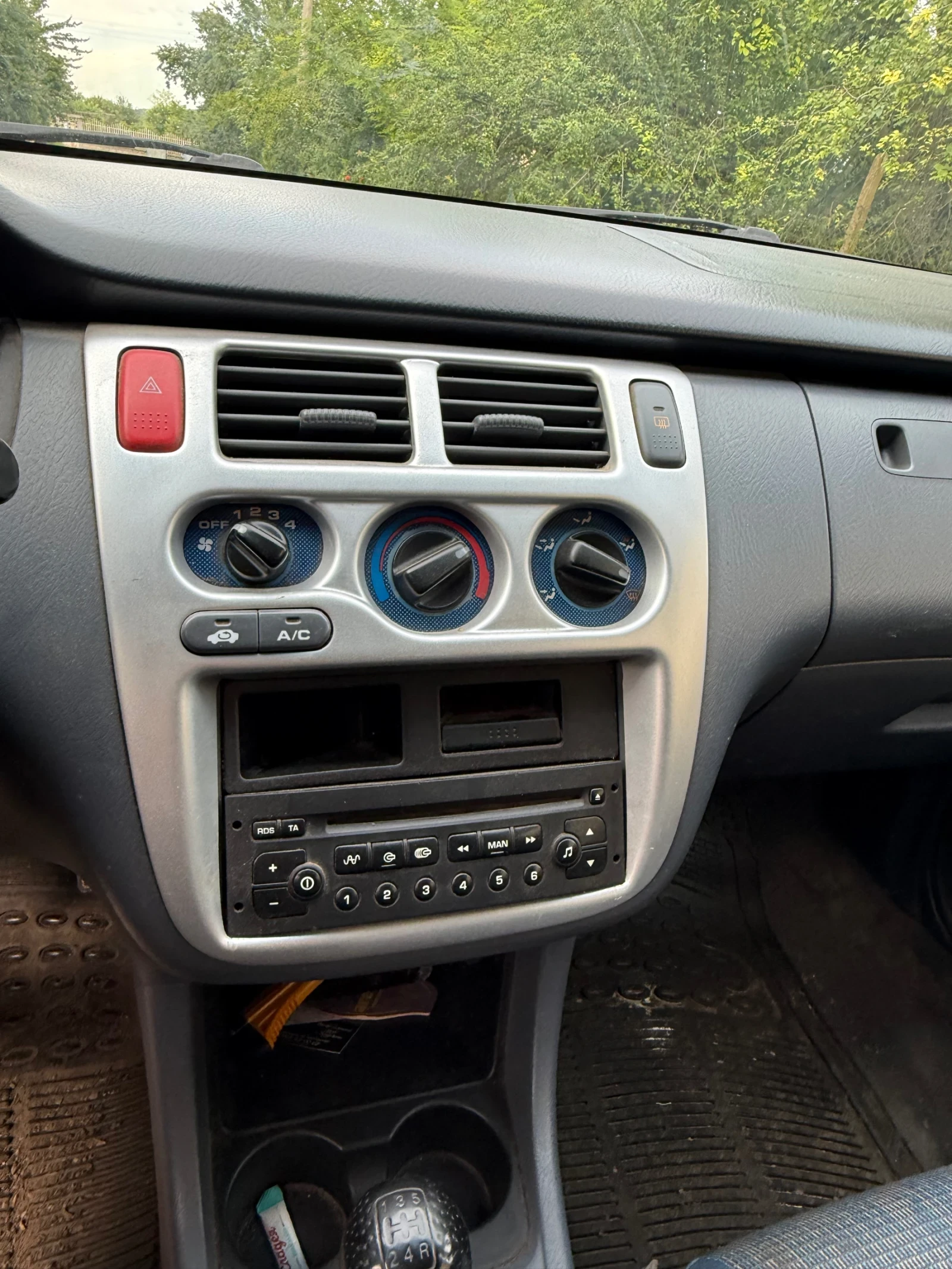 Honda Hr-v, снимка 10 - Автомобили и джипове - 54873522