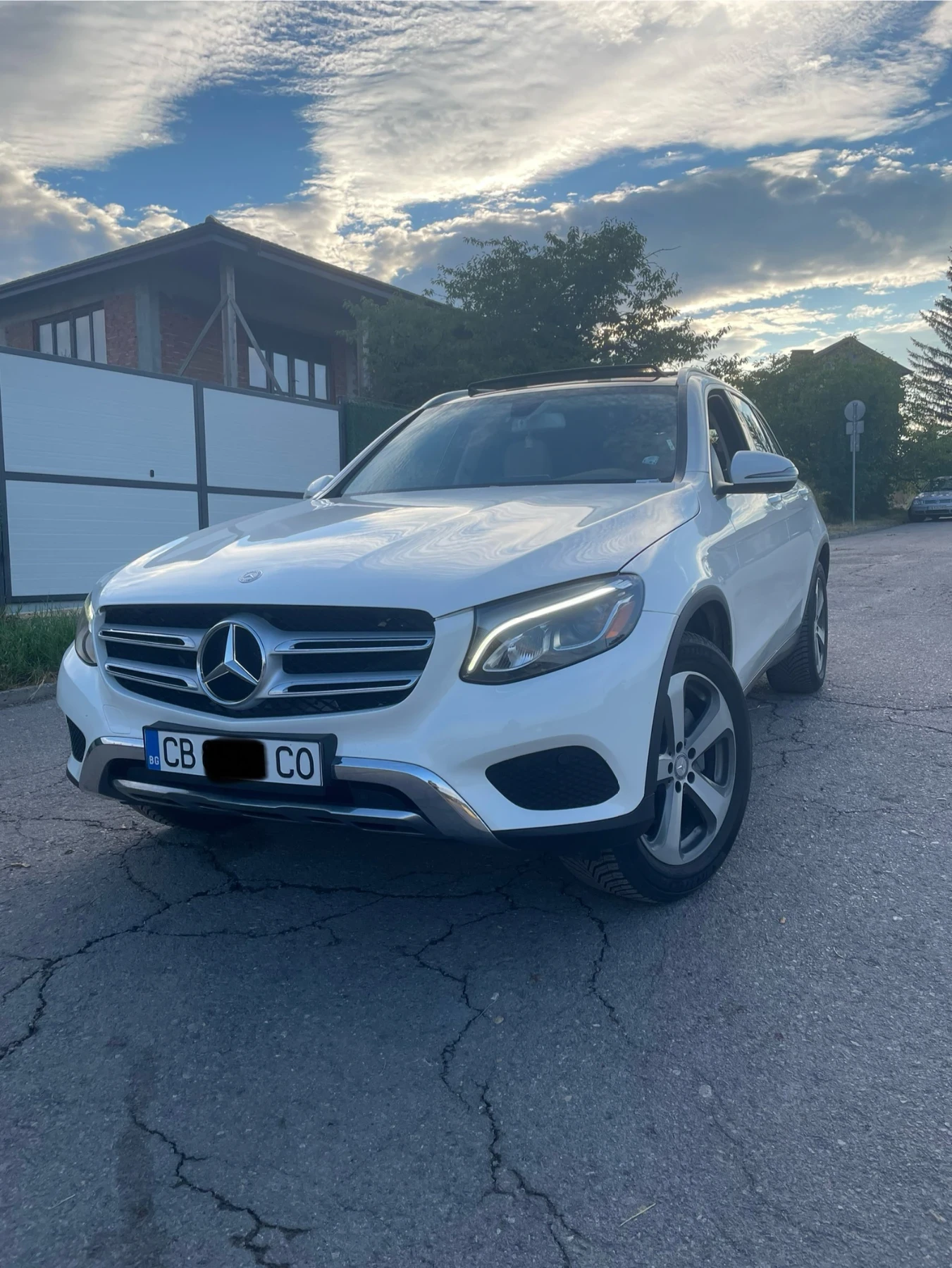 Mercedes-Benz GLC 300 * 4matic* * 9G* * Burmester* * Голяма Навигация* , снимка 3 - Автомобили и джипове - 55254513