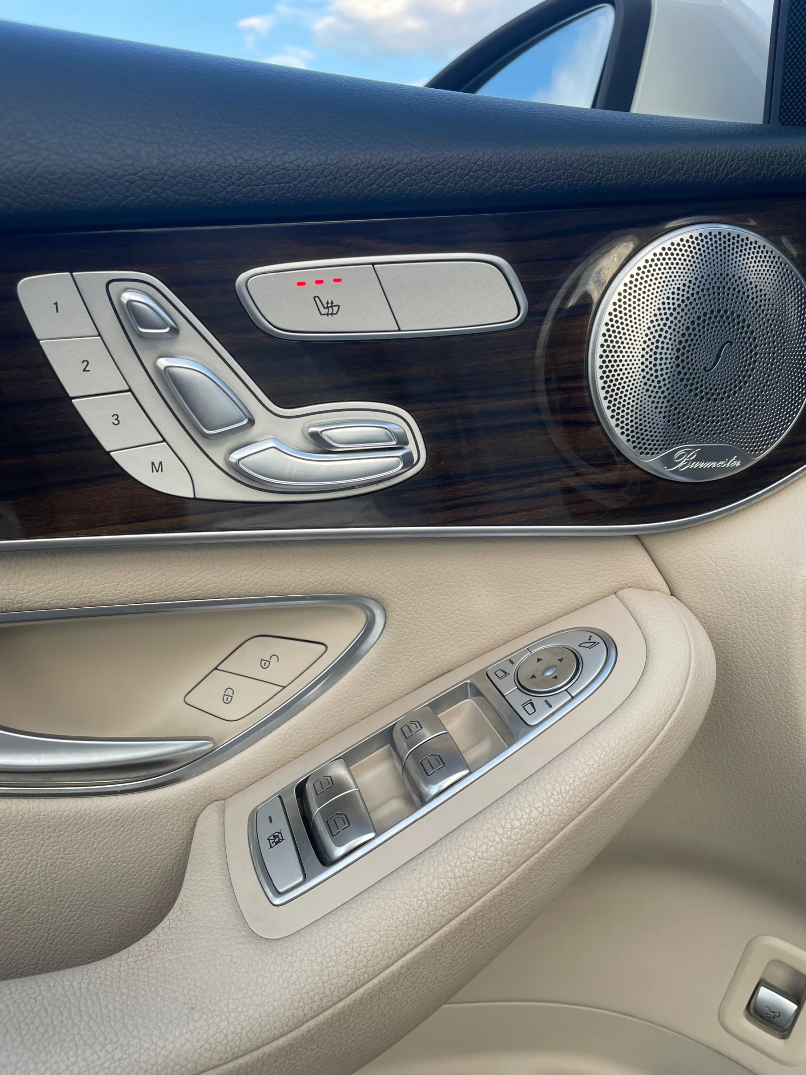 Mercedes-Benz GLC 300 * 4matic* * 9G* * Burmester* * Голяма Навигация* , снимка 10 - Автомобили и джипове - 55254513