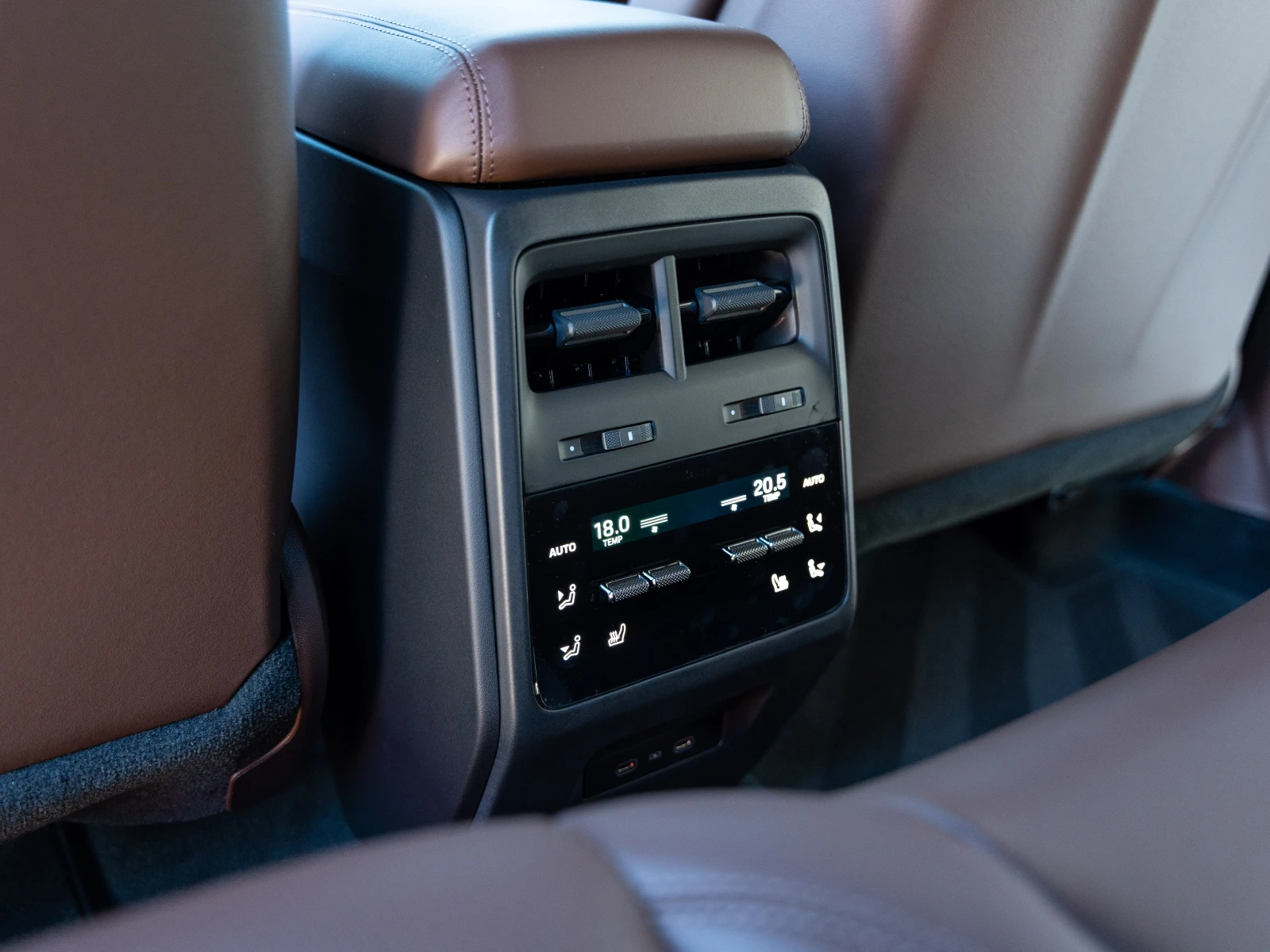Porsche Macan 4, снимка 16 - Автомобили и джипове - 55569546