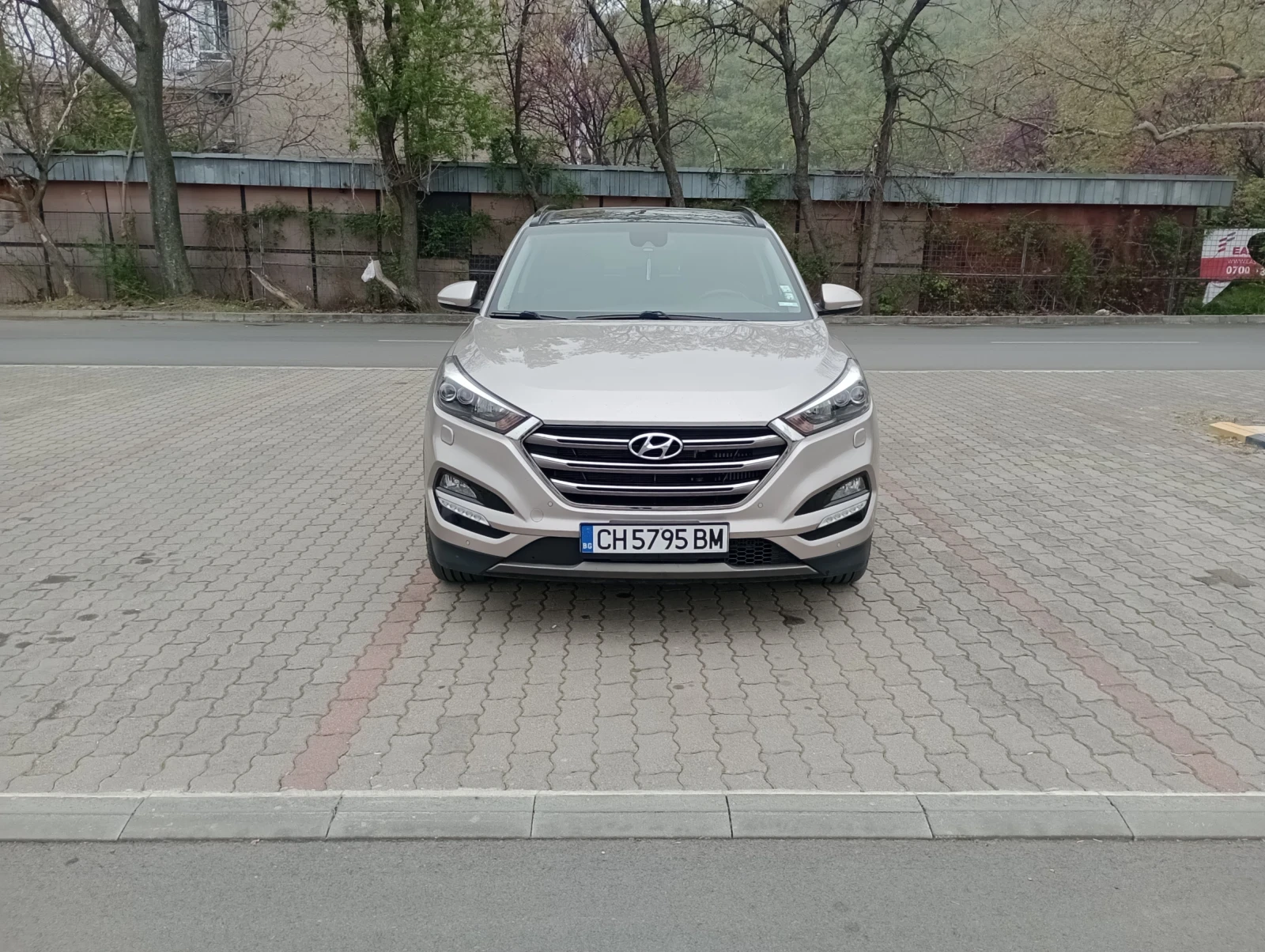 Hyundai Tucson, снимка 8 - Автомобили и джипове - 55685148