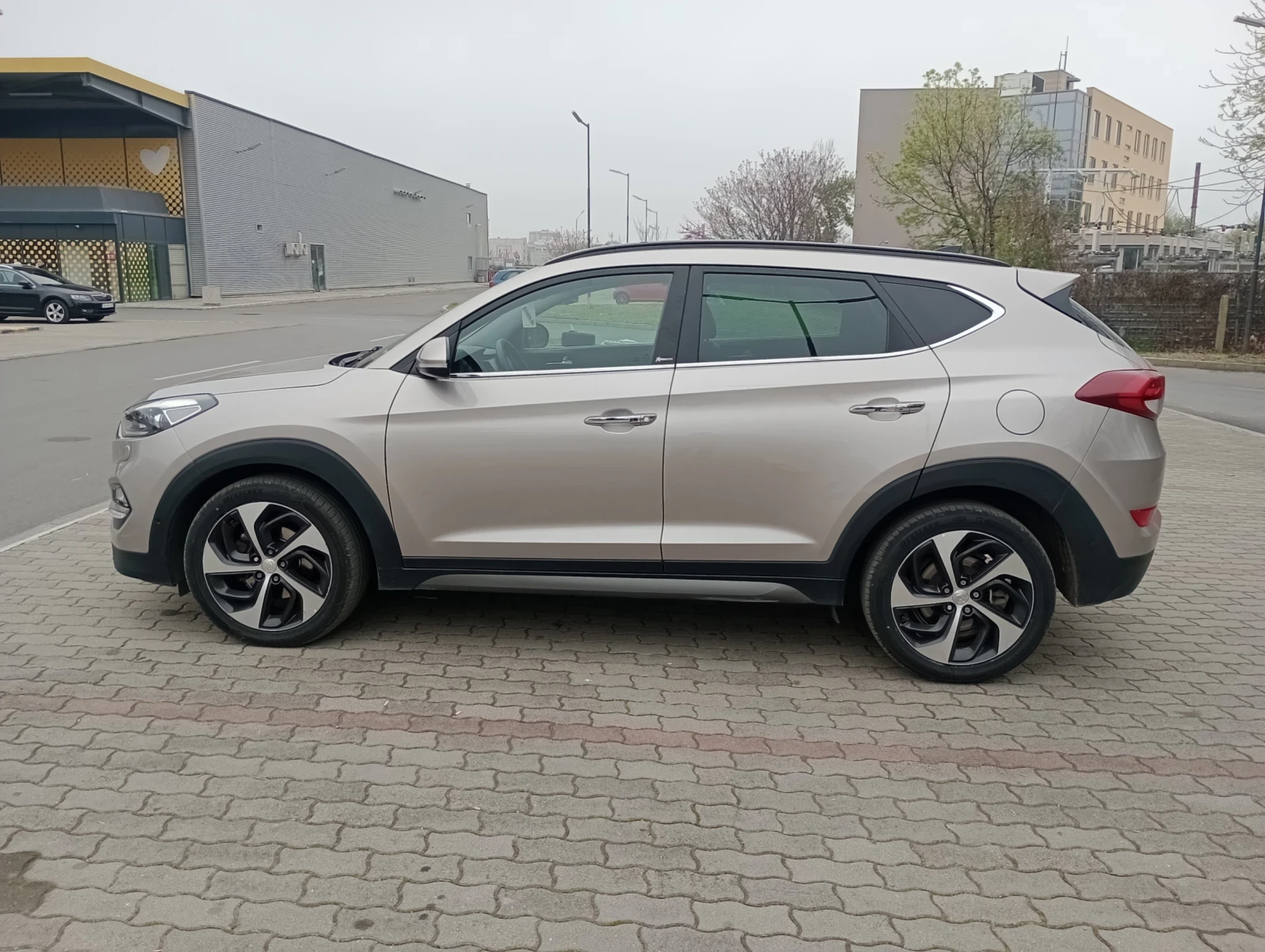 Hyundai Tucson, снимка 2 - Автомобили и джипове - 55685148