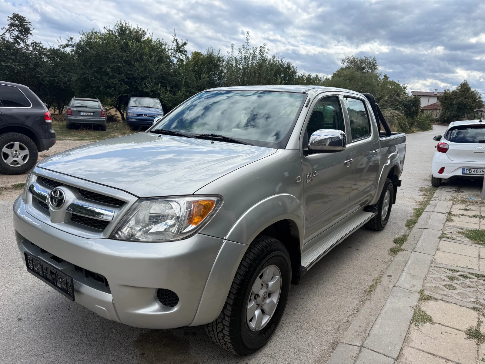 Toyota Hilux 2.5 D4D, снимка 3 - Автомобили и джипове - 56181598
