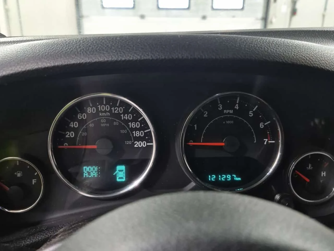 Jeep Wrangler * 4wd 4dr Sahara * CARFAX * ПОДГРЕВ , снимка 10 - Автомобили и джипове - 56310150