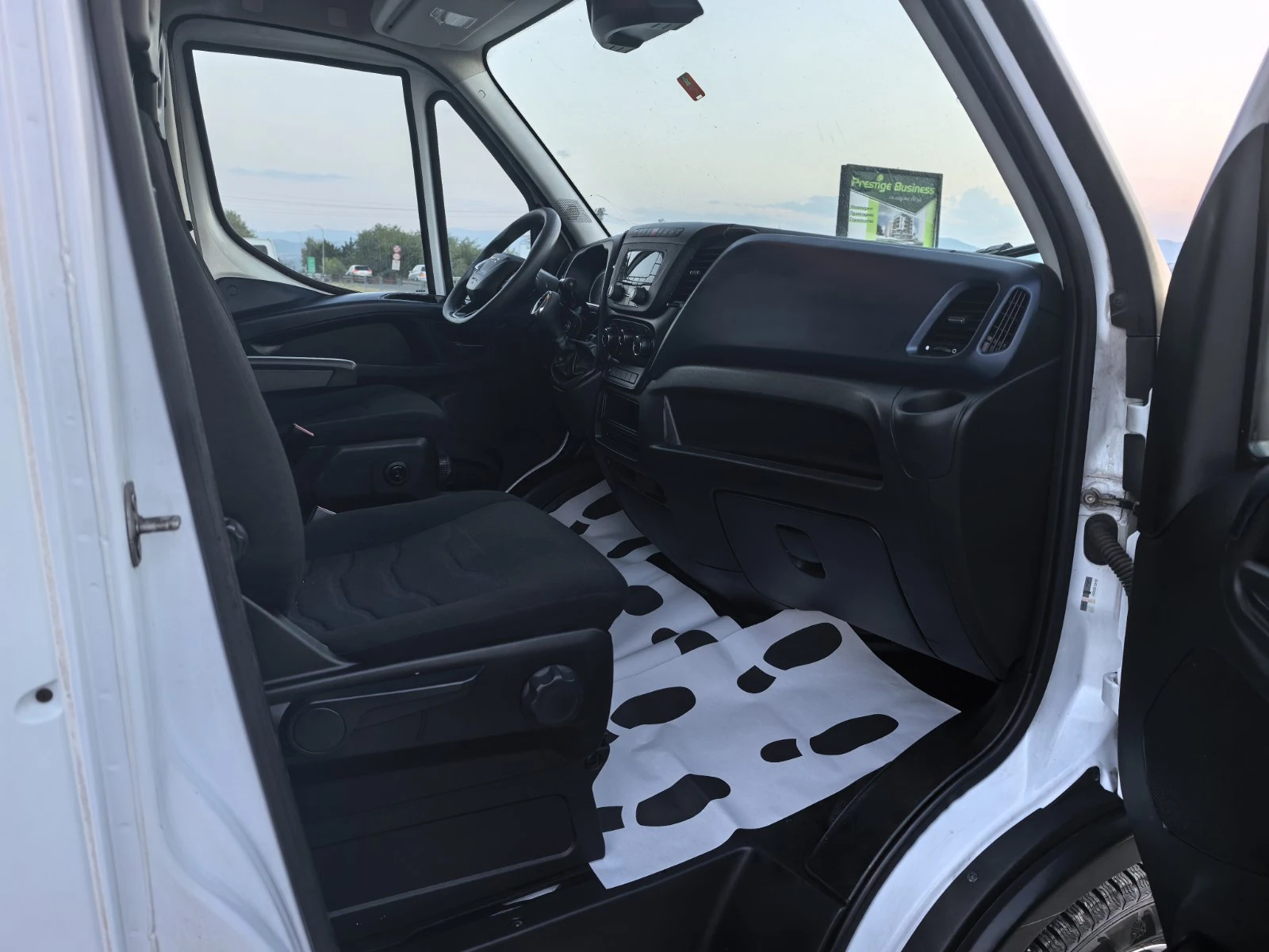 Iveco Daily 35S16 2.3 10 ПАЛЕТЕН, снимка 14 - Бусове и автобуси - 55826824