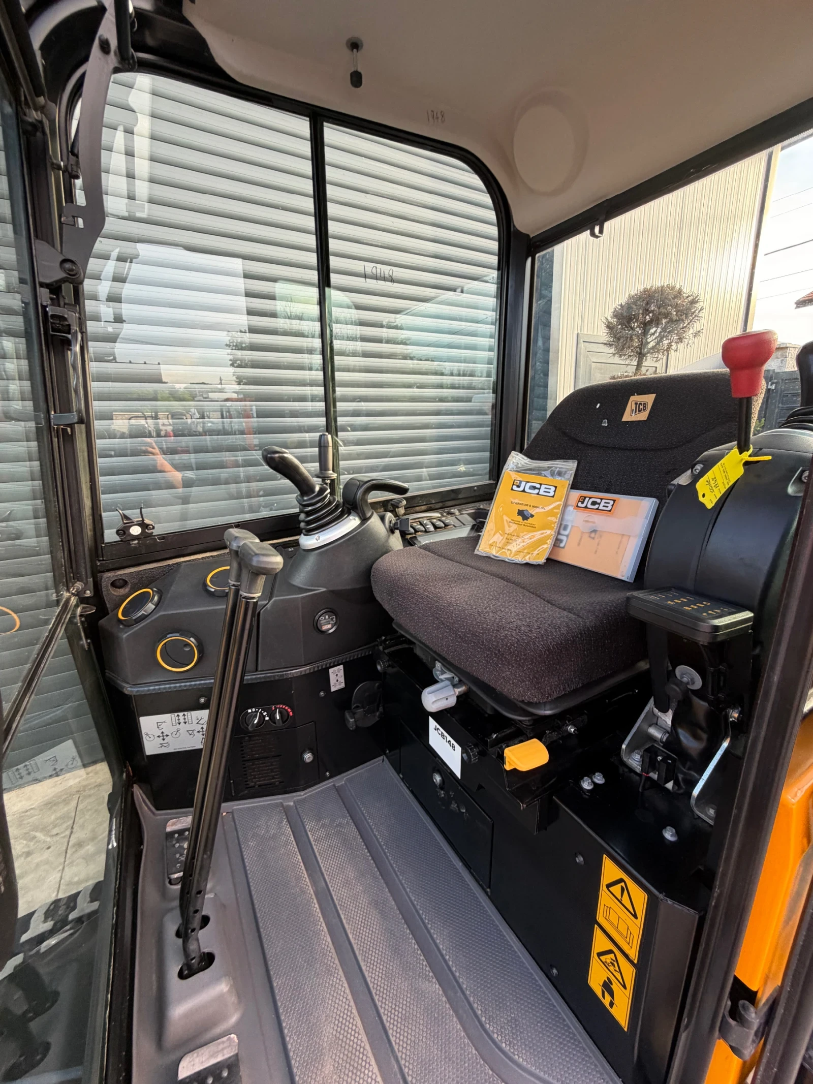Багер JCB 19C 390мч., снимка 16 - Индустриална техника - 54857948