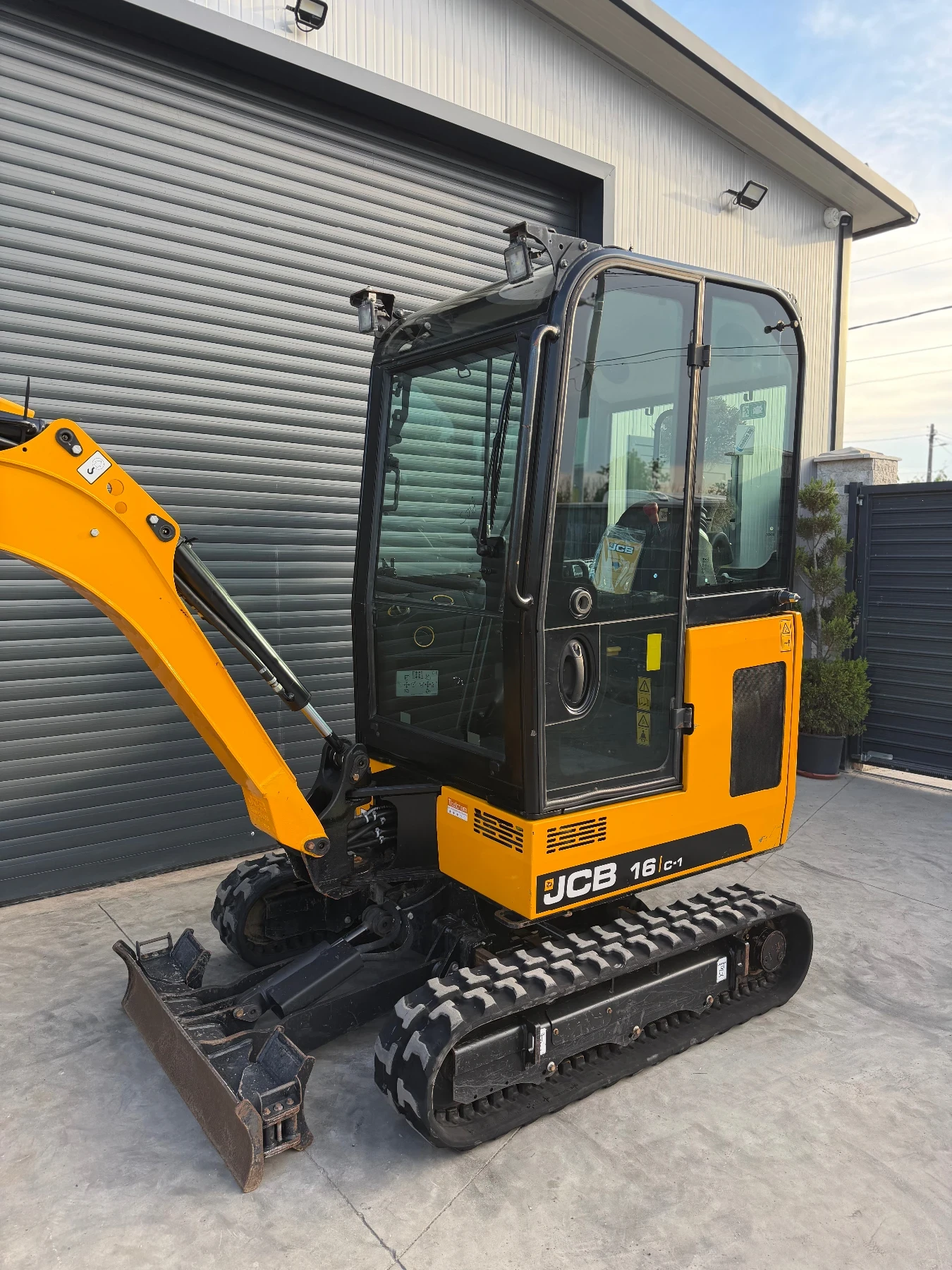 Багер JCB 19C 390мч., снимка 14 - Индустриална техника - 54857948