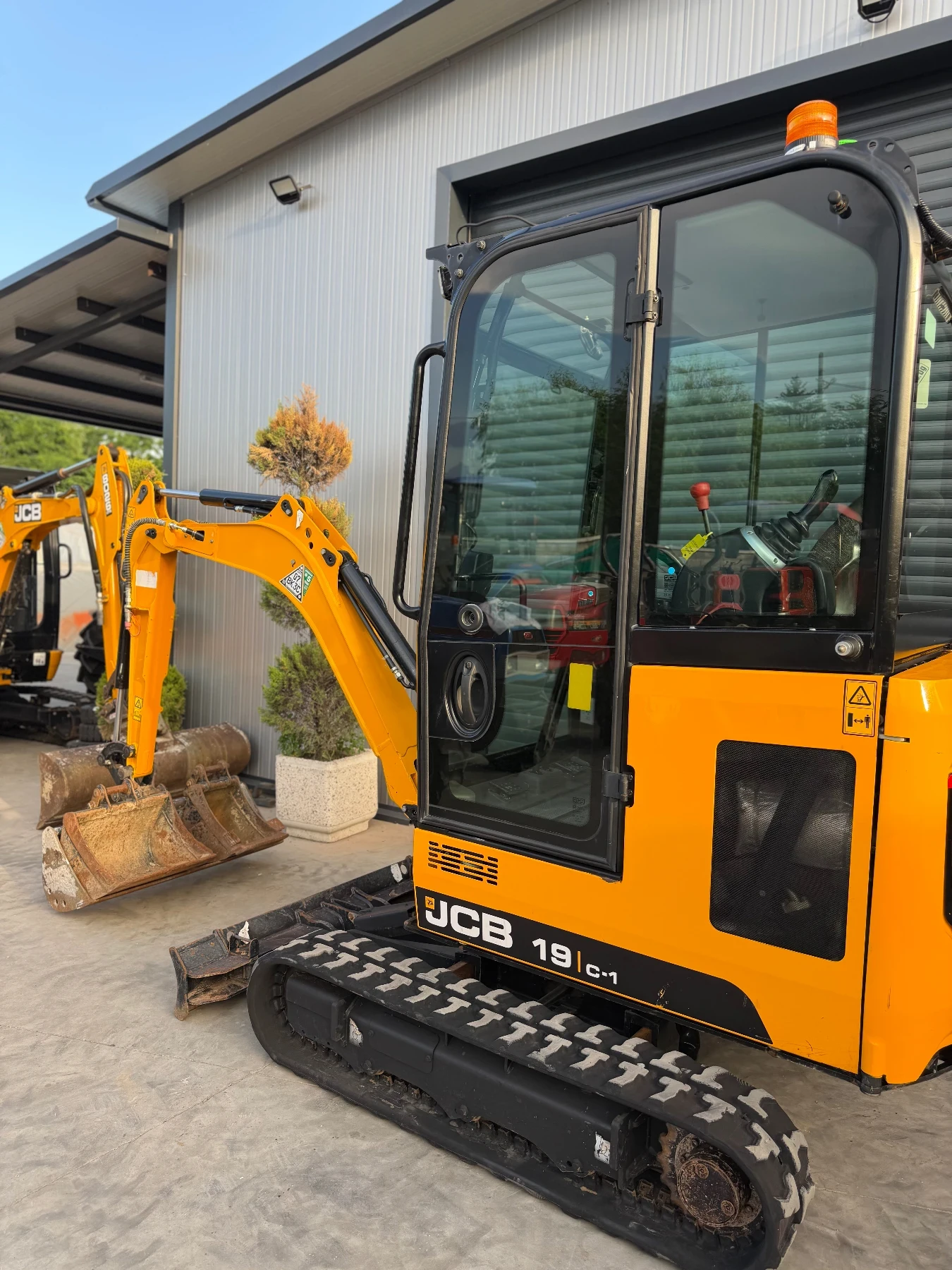Багер JCB 19C 390мч., снимка 4 - Индустриална техника - 54857948