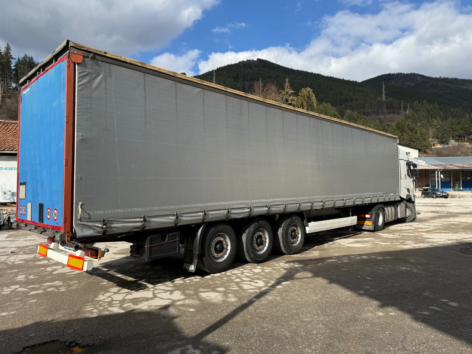 Полуремарке Krone Капаци-повдигащ таван