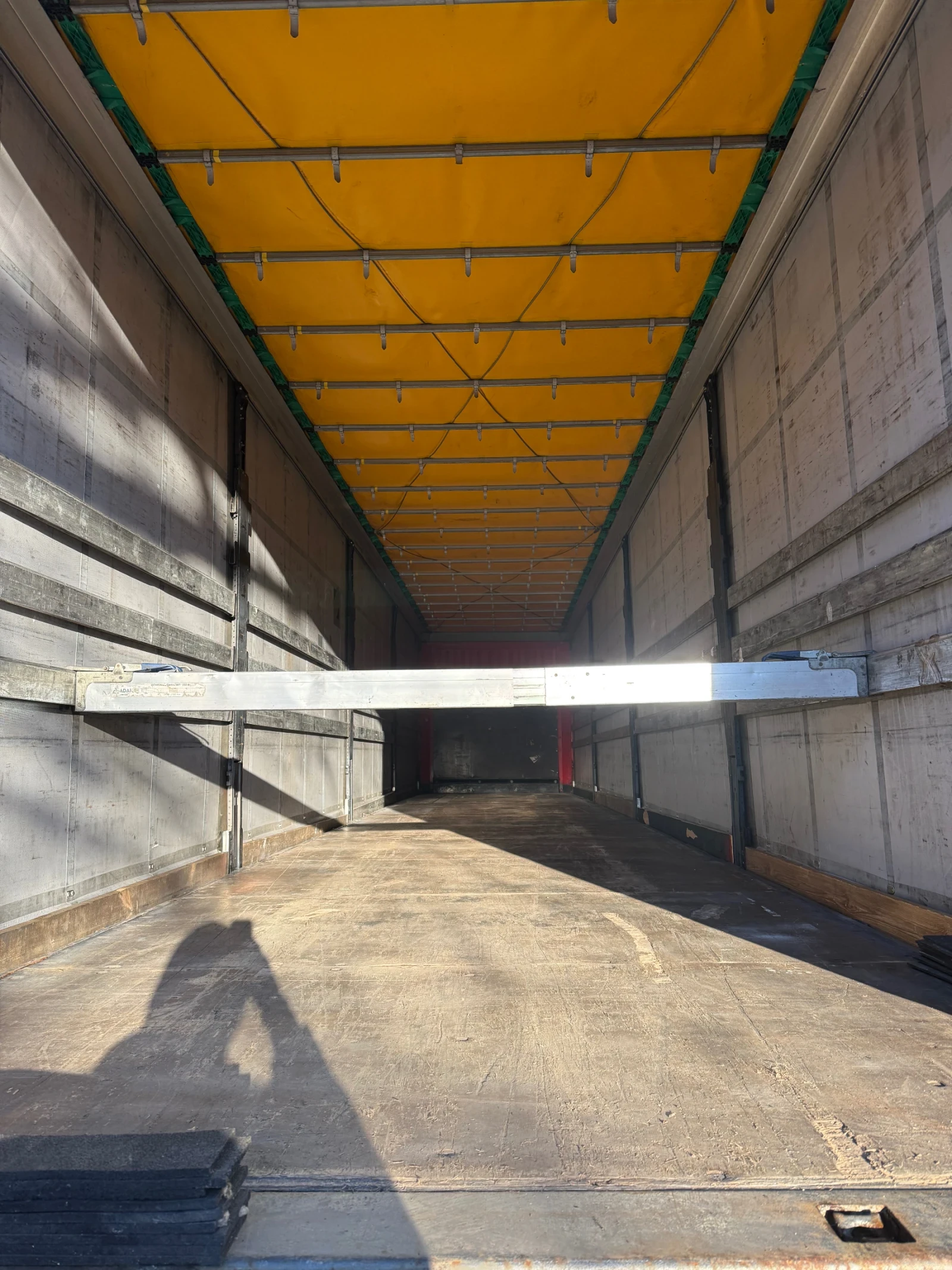 Полуремарке Krone Капаци-повдигащ таван, снимка 15 - Ремаркета - 53916804