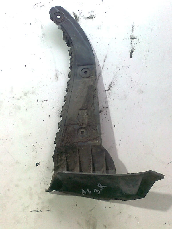 водач за задна броня (десен) за Ауди А6 куатро