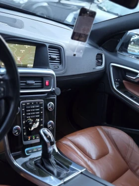 Volvo V60 2.4D 215kc 4х4, снимка 12