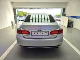 Honda Accord 2.4 9Th Generation, снимка 12