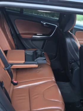 Volvo V60 2.4D 215kc 4х4, снимка 13