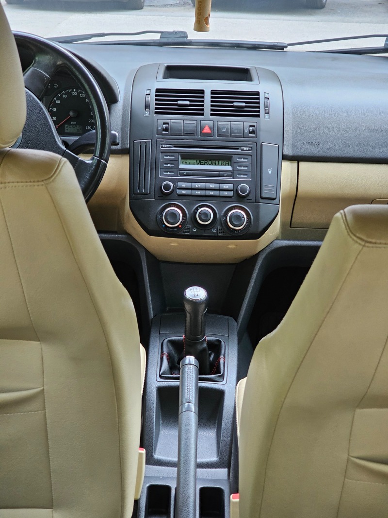 VW Polo 1.2 Comfortline - Кожа - Парктроник - Климатроник, снимка 8 - Автомобили и джипове - 46024674