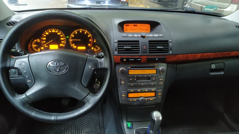 Toyota Avensis, снимка 8 - Автомобили и джипове - 47452311