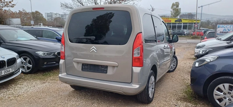 Citroen Berlingo 1.6 HDI, снимка 4 - Автомобили и джипове - 47939132