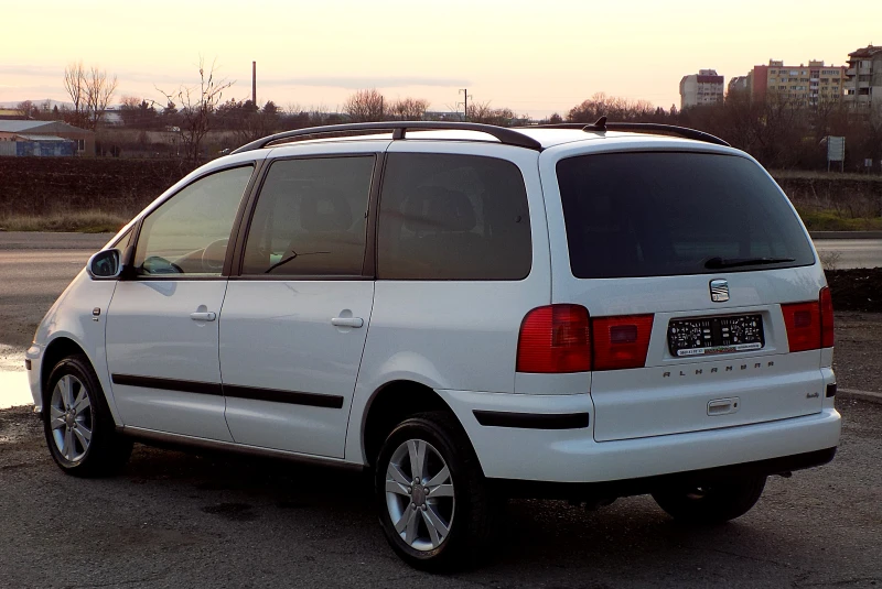 Seat Alhambra 1.9TDi/116к./6ск./2010г./РЕАЛНИ КМ, снимка 5 - Автомобили и джипове - 48491707