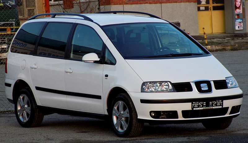 Seat Alhambra 1.9TDi/116к./6ск./2010г./РЕАЛНИ КМ, снимка 3 - Автомобили и джипове - 48491707