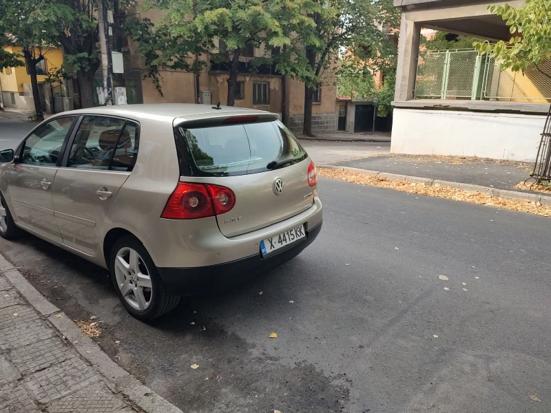 VW Golf 2.0 TDI, снимка 13 - Автомобили и джипове - 51789653
