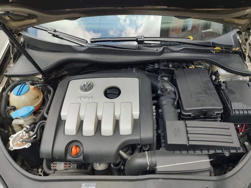 VW Golf 2.0 TDI, снимка 7 - Автомобили и джипове - 51789653