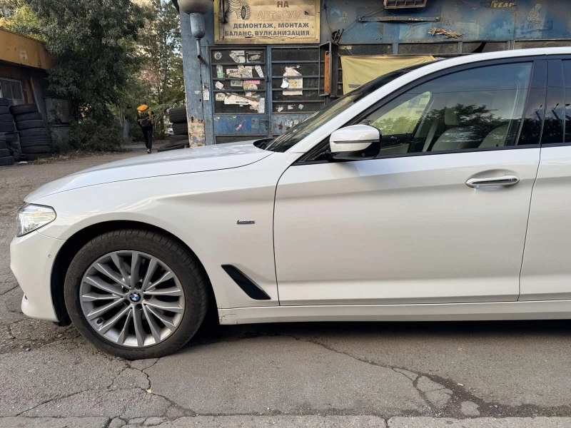 BMW 520 Luxury Line, снимка 12 - Автомобили и джипове - 52407791
