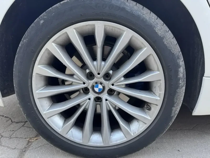 BMW 520 Luxury Line, снимка 13 - Автомобили и джипове - 52407791