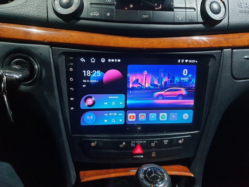 Mercedes-Benz E 200 Kompressor, снимка 13 - Автомобили и джипове - 52530529