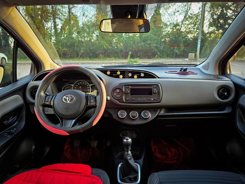 Toyota Yaris, снимка 11 - Автомобили и джипове - 52630024