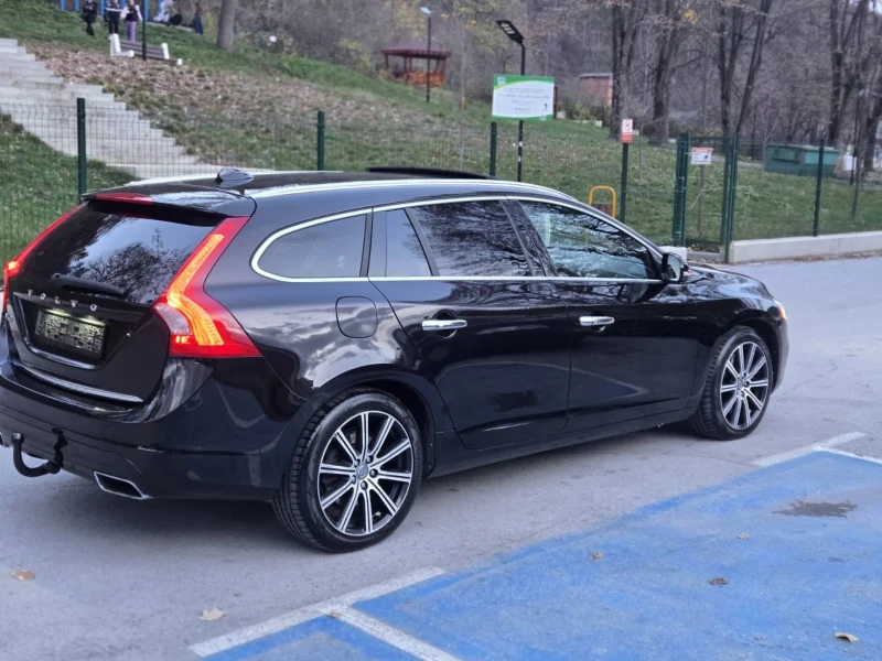Volvo V60 2.4D 215kc 4х4, снимка 6 - Автомобили и джипове - 52726127