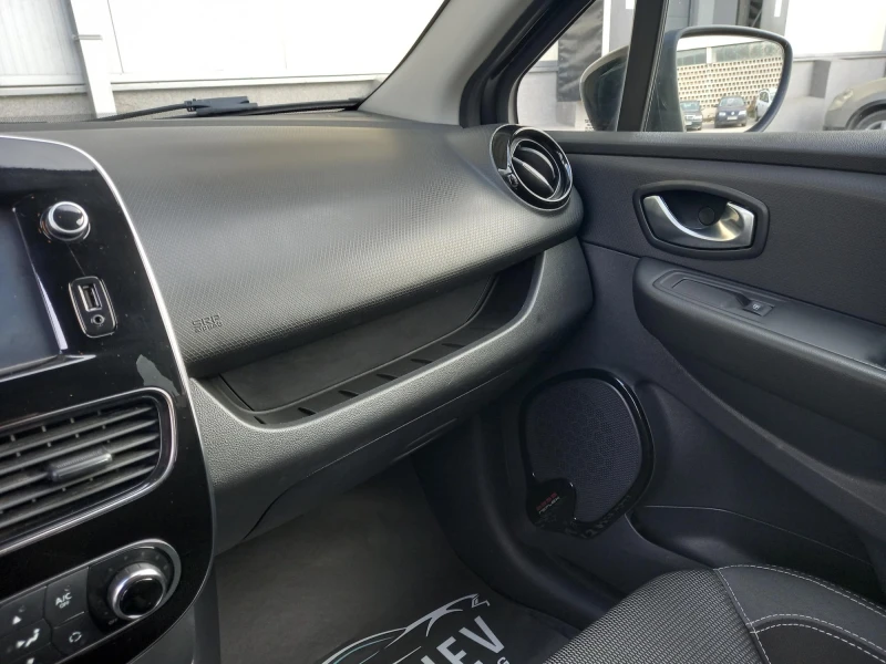 Renault Clio, снимка 15 - Автомобили и джипове - 53047216