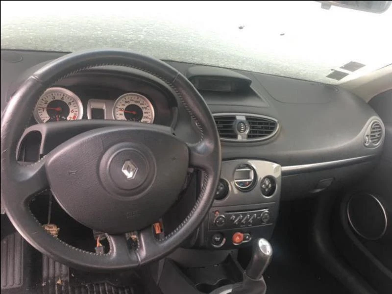 Renault Clio 1.2 TcE, снимка 2 - Автомобили и джипове - 29786732