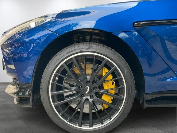 Aston Martin DBX 707 = Black Pack= Carbon Ceramic Brakes Гаранция - изображение 4