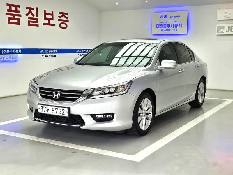Honda Accord 2.4 9Th Generation, снимка 5 - Автомобили и джипове - 56020646