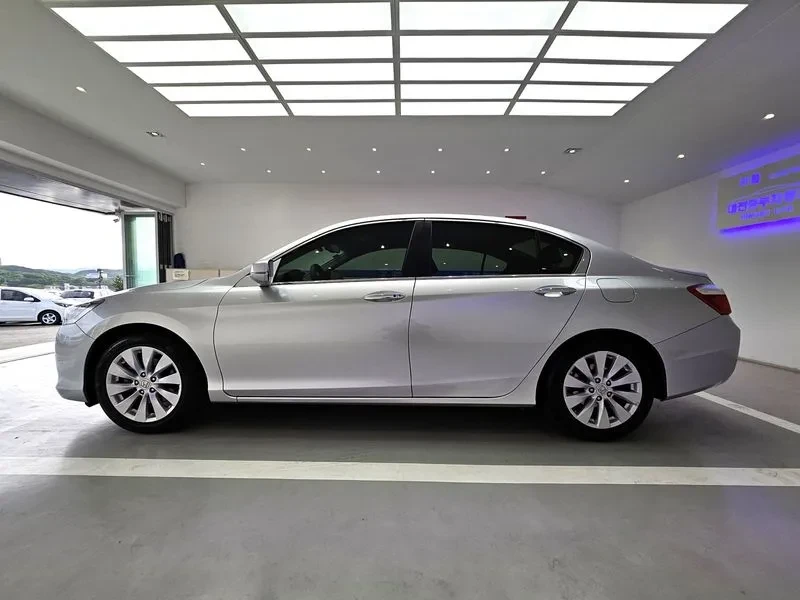 Honda Accord 2.4 9Th Generation, снимка 7 - Автомобили и джипове - 56020646