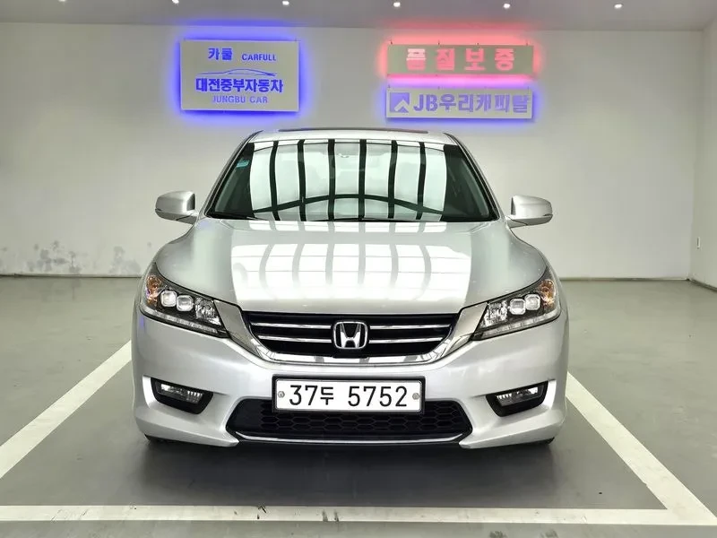 Honda Accord 2.4 9Th Generation, снимка 3 - Автомобили и джипове - 56020646