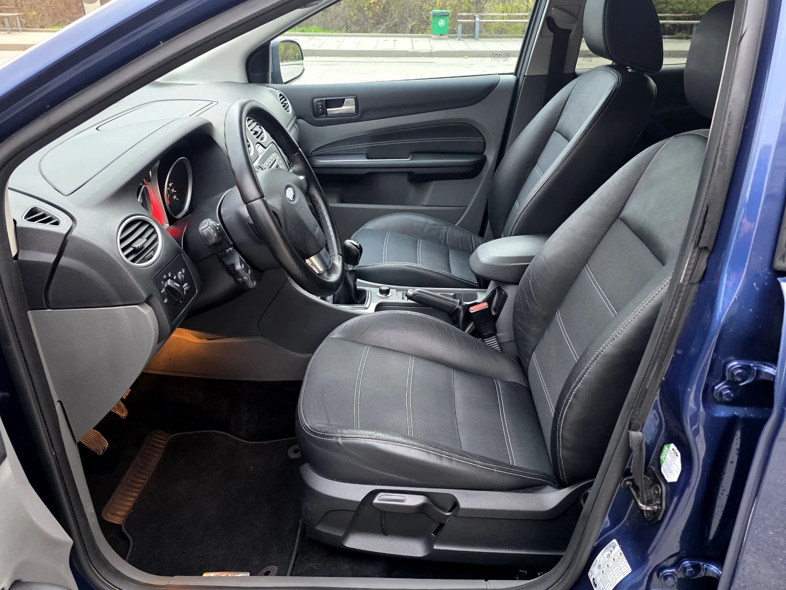 Ford Focus 1.8 Titanium, Xenon, Навигация, Кожа - изображение 9