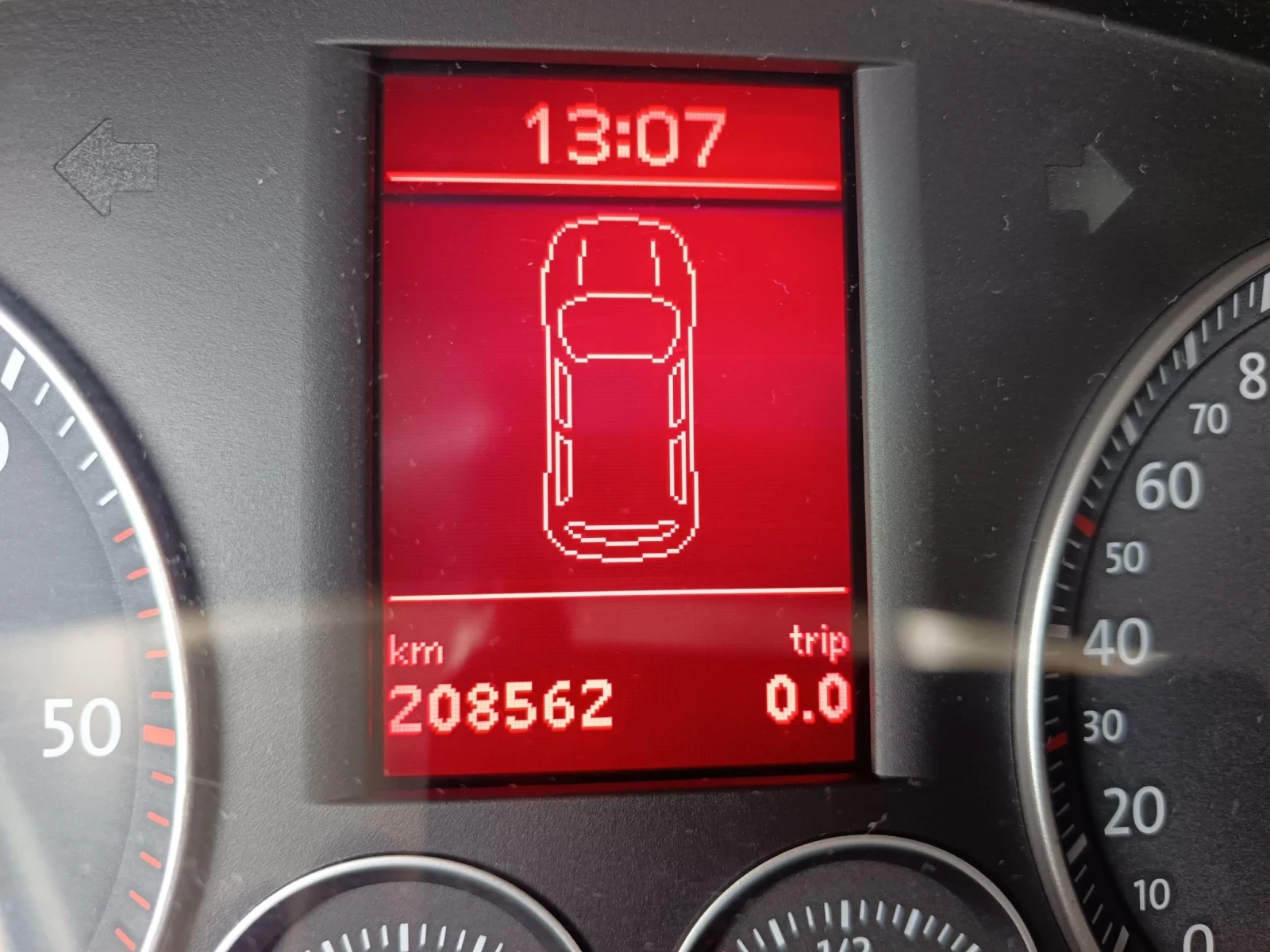 VW Touran, снимка 6 - Автомобили и джипове - 54042989