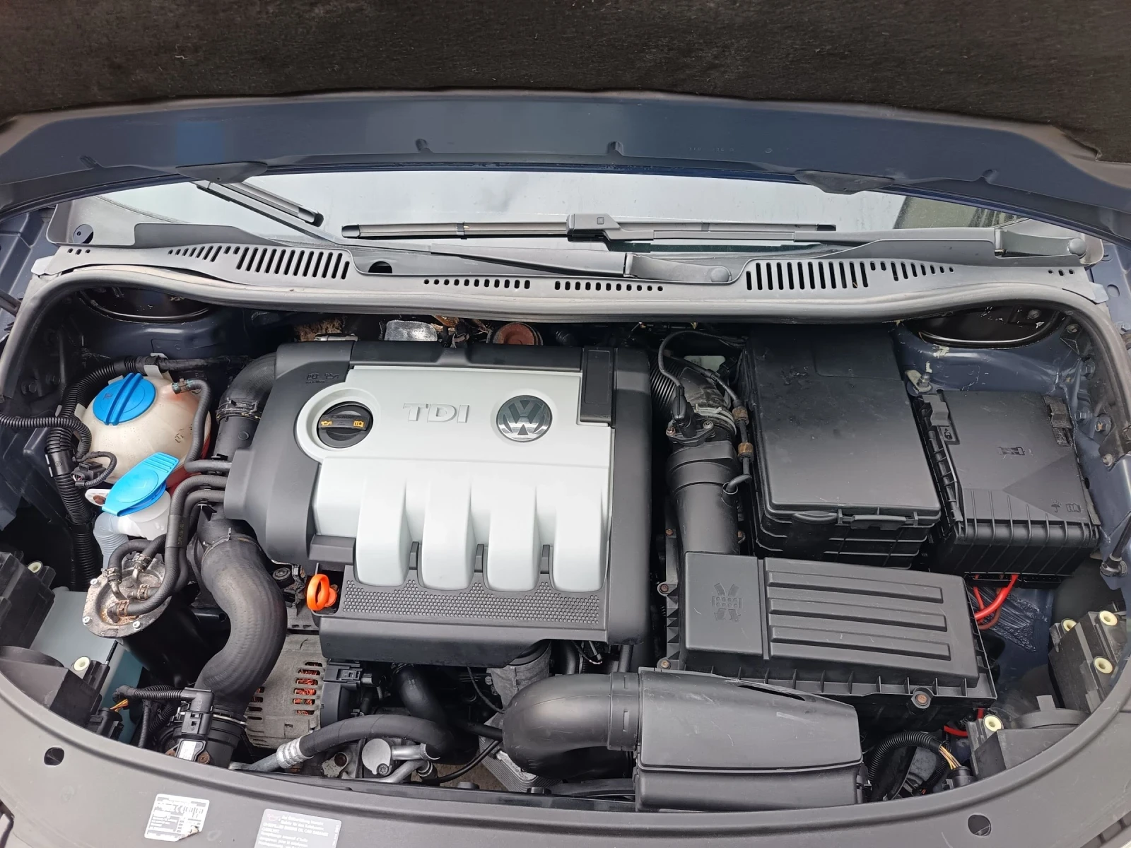 VW Touran, снимка 14 - Автомобили и джипове - 54042989