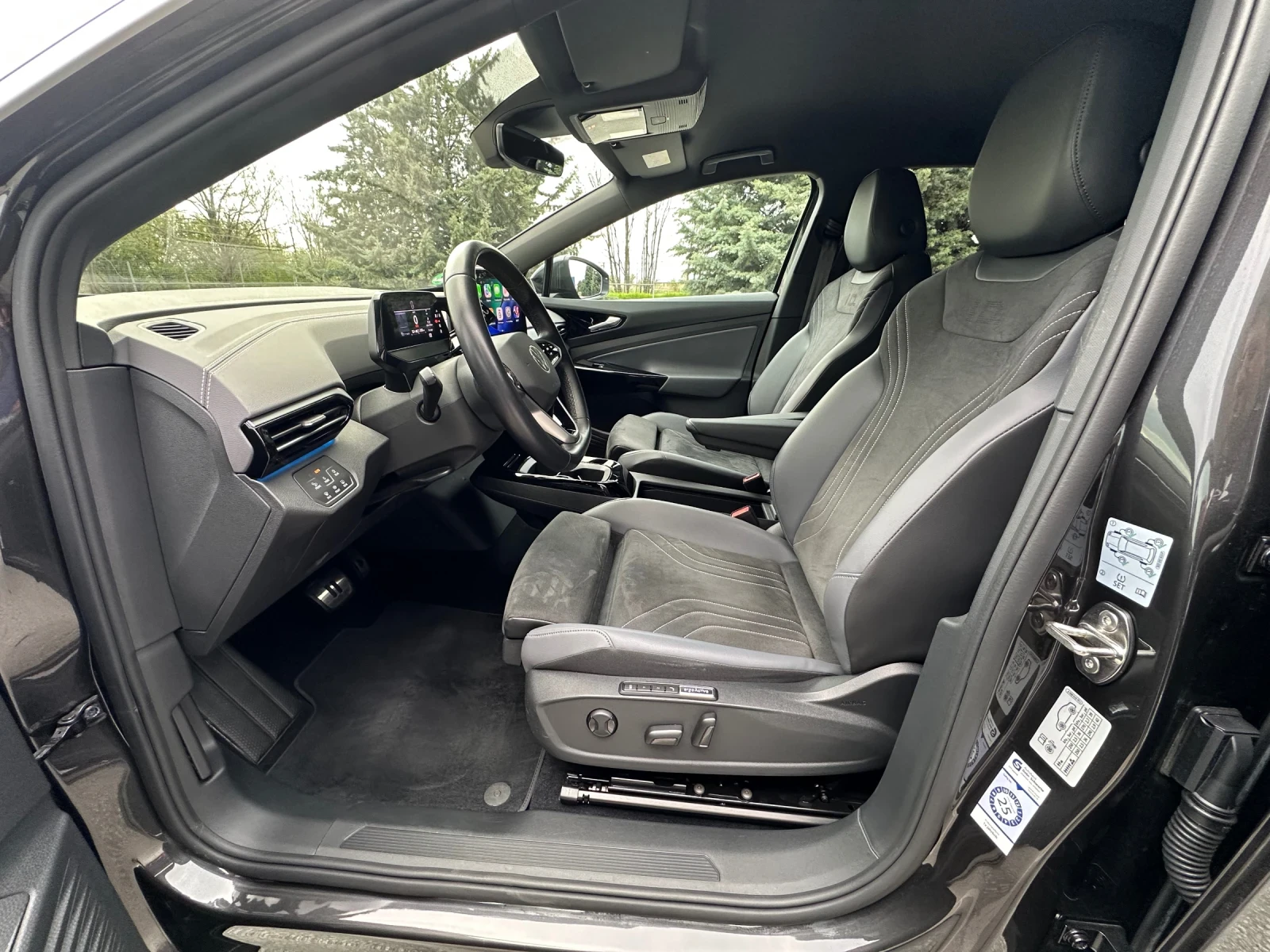 VW ID.4 PRO/204кс/54хил.км/Matrix/Keyless/360Cam/Масаж, снимка 9 - Автомобили и джипове - 54150674