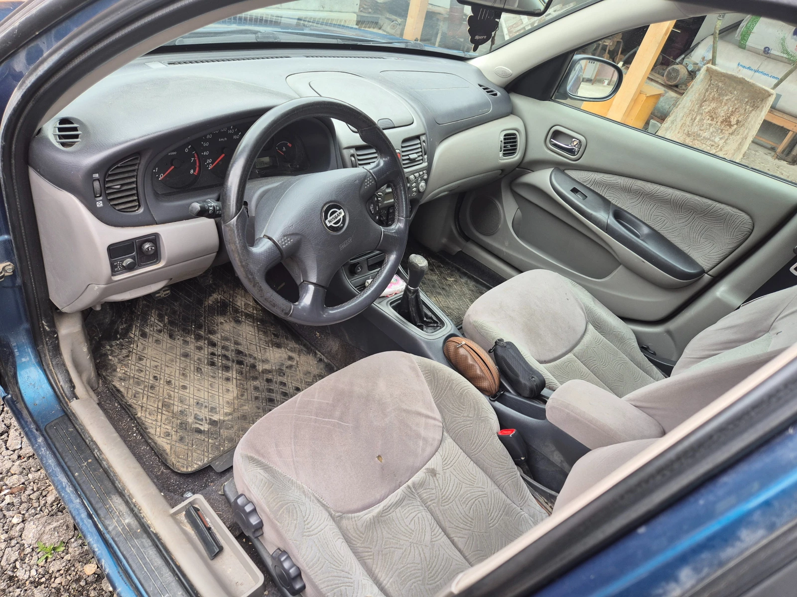 Nissan Almera 1500, снимка 3 - Автомобили и джипове - 54437839