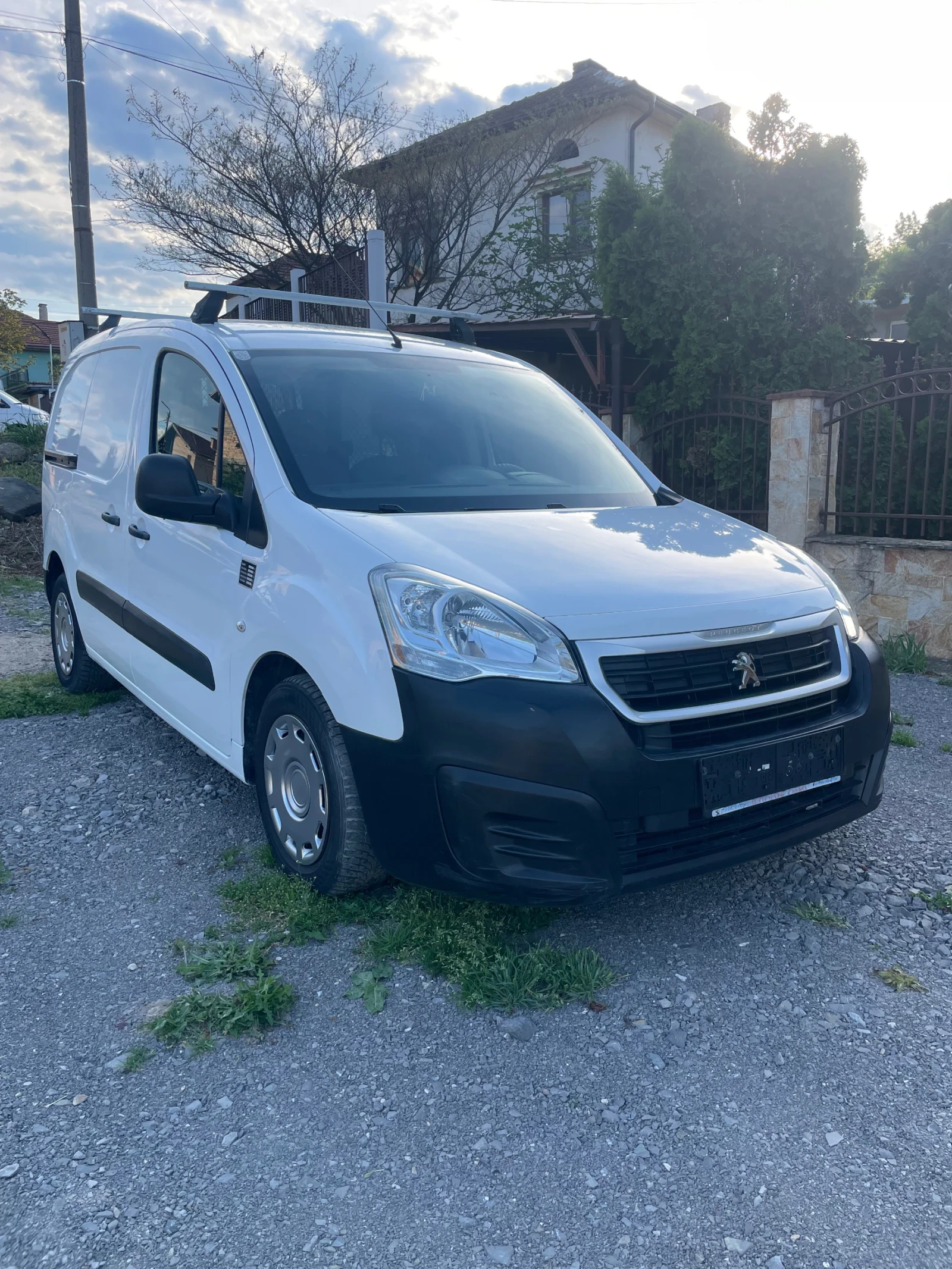 Peugeot Partner 1.6D 127х.км Климатик, снимка 2 - Автомобили и джипове - 54448582