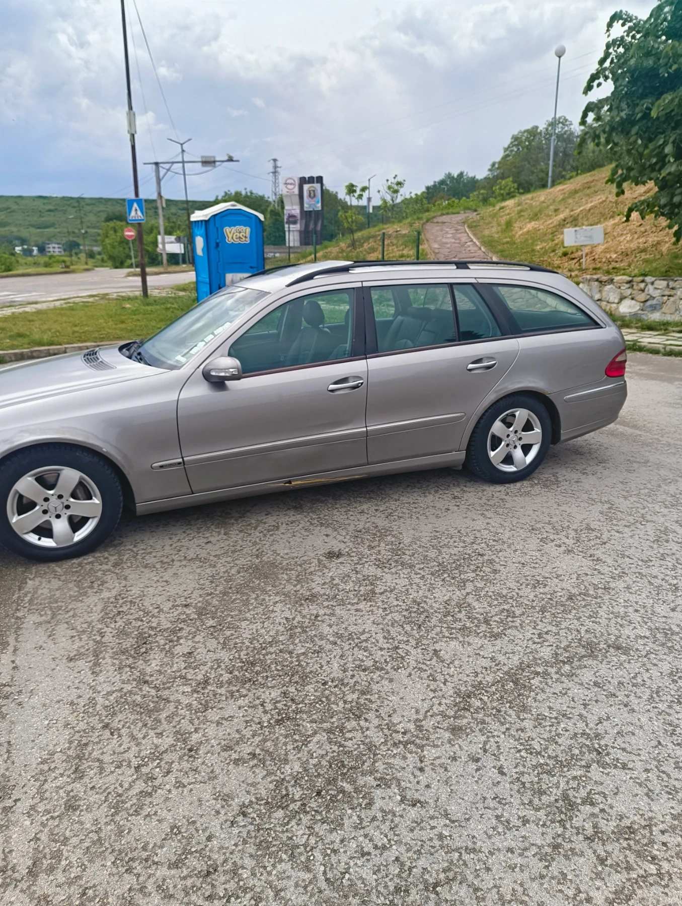 Mercedes-Benz E 320 CDI, снимка 2 - Автомобили и джипове - 54639915