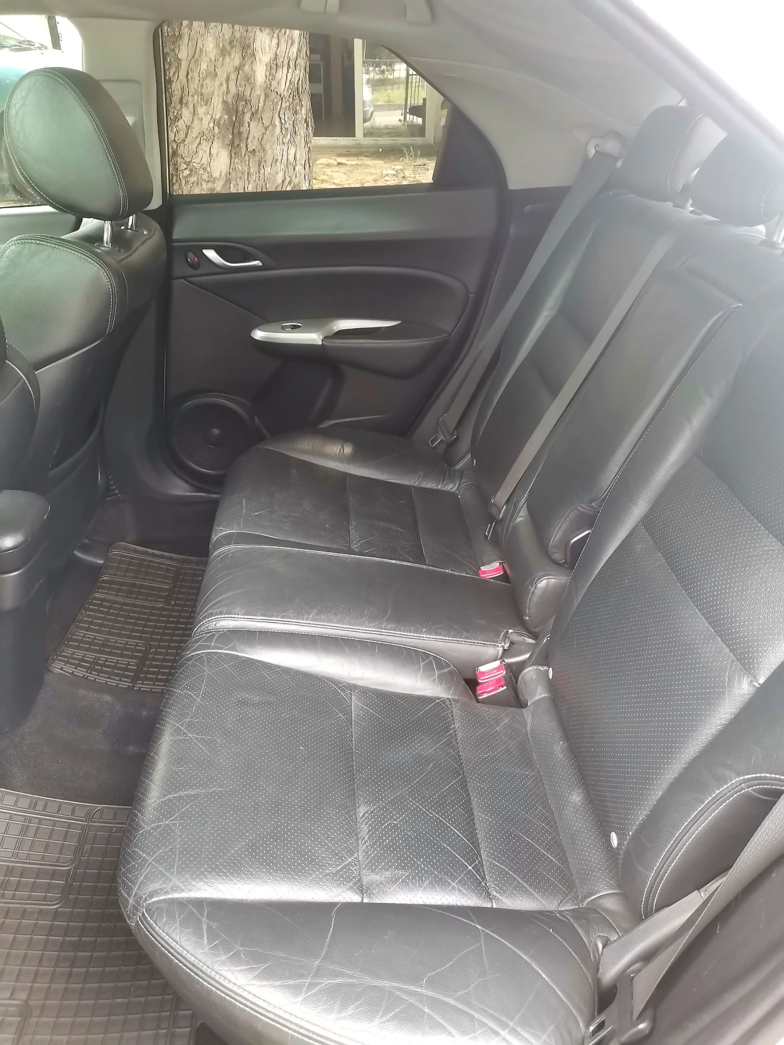 Honda Civic Exclusive , снимка 8 - Автомобили и джипове - 54790369