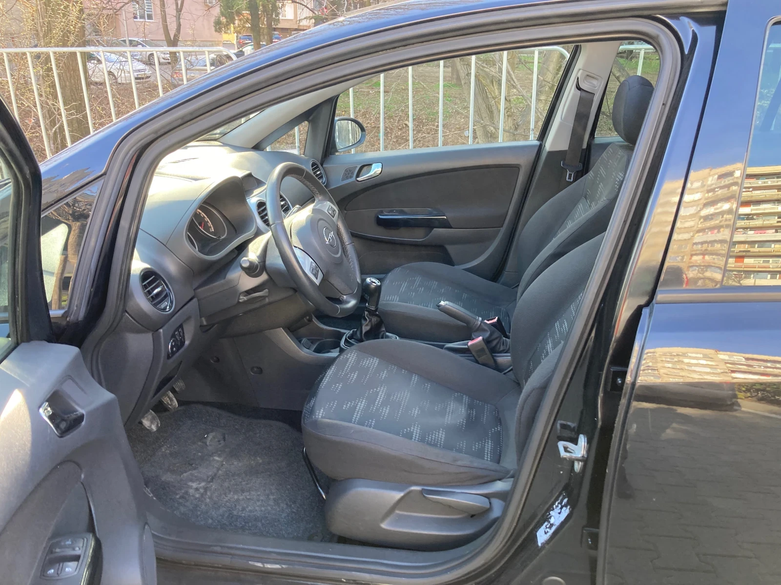 Opel Corsa 1.3 dci, снимка 6 - Автомобили и джипове - 54829441