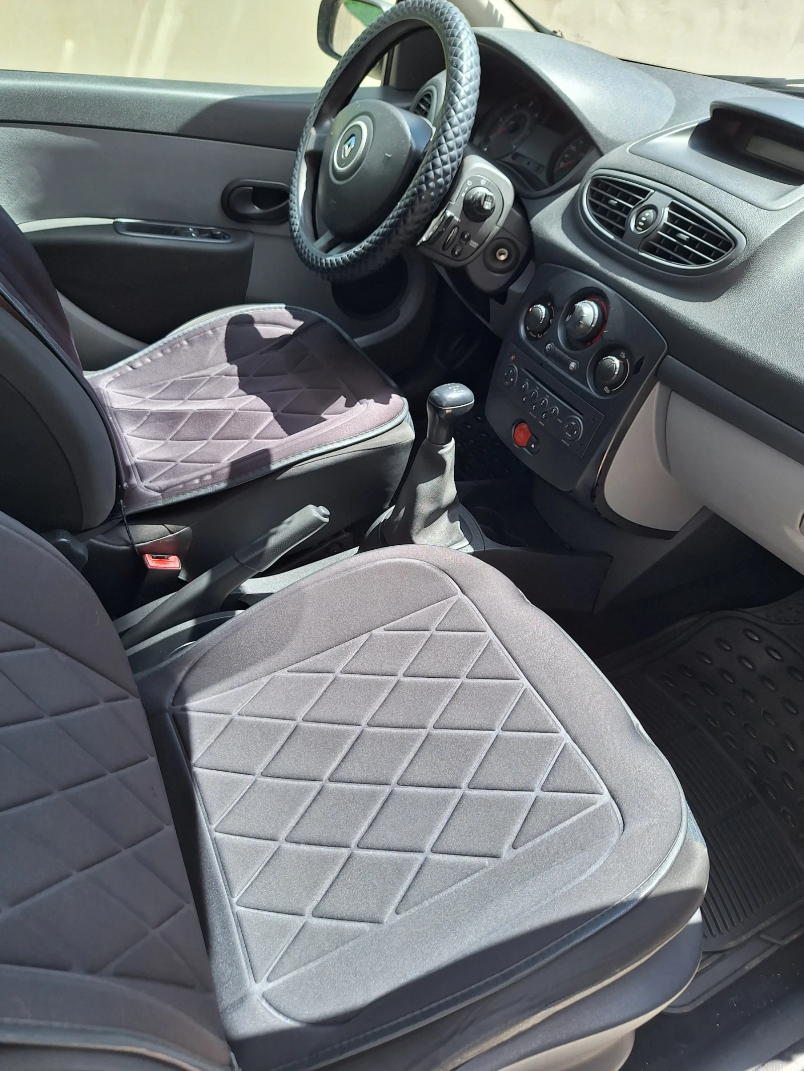 Renault Clio III, снимка 9 - Автомобили и джипове - 54913957